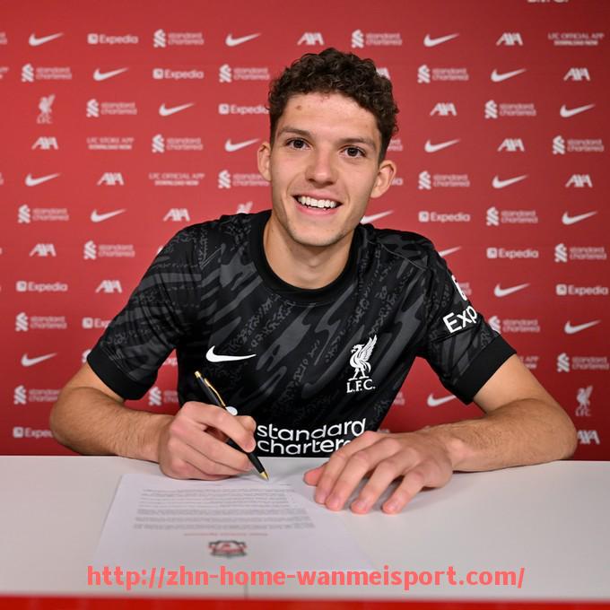 完美体育官方网站-世俱杯比赛精彩瞬间精选:镜头捕捉下的极致技术