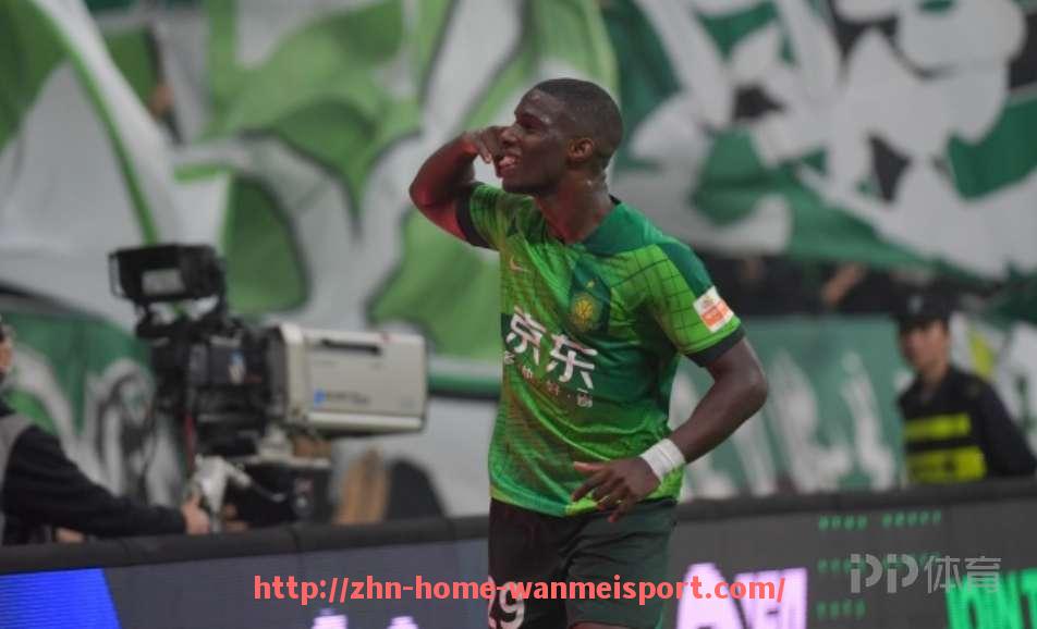 完美体育官方网站-世俱杯比赛精彩瞬间精选:镜头捕捉下的极致技术