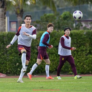 完美体育官方网站-法甲各队伤病报告总览：对阵容与赛季表现的影响分析